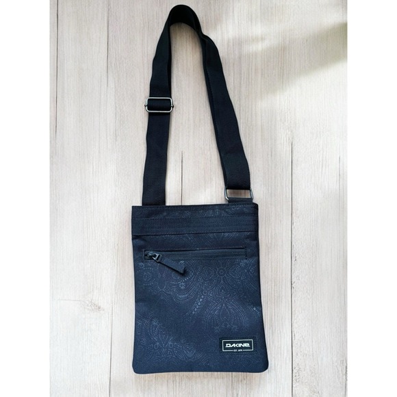 Dakine Jo Jo Cross Body Bag Black/Black Geometric Pattern - Picture 1 of 8